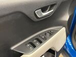 Kia Stonic 2022 Sininen