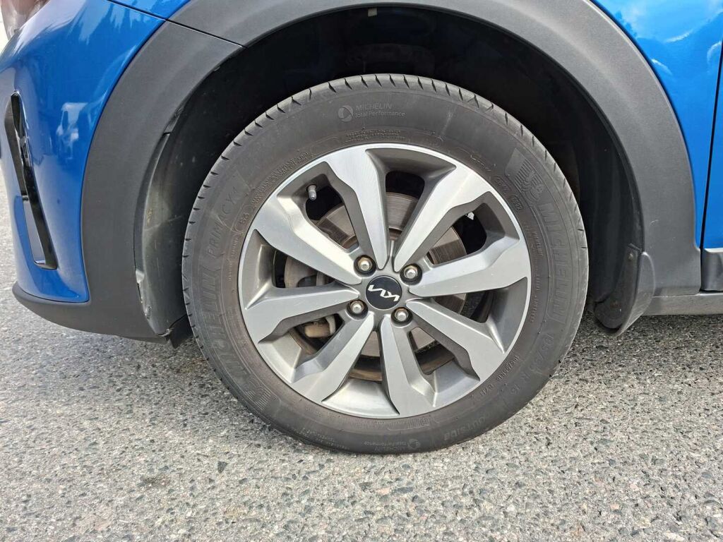Kia Stonic 2022 Sininen