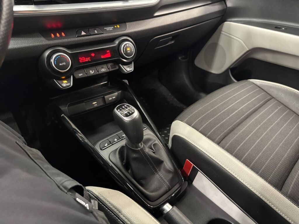 Kia Stonic 2022 Sininen