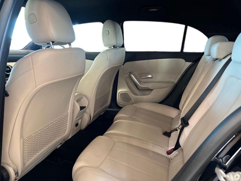 Mercedes-Benz A 2023 Musta
