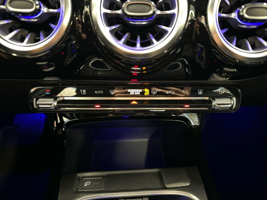 Mercedes-Benz A 2022 Musta