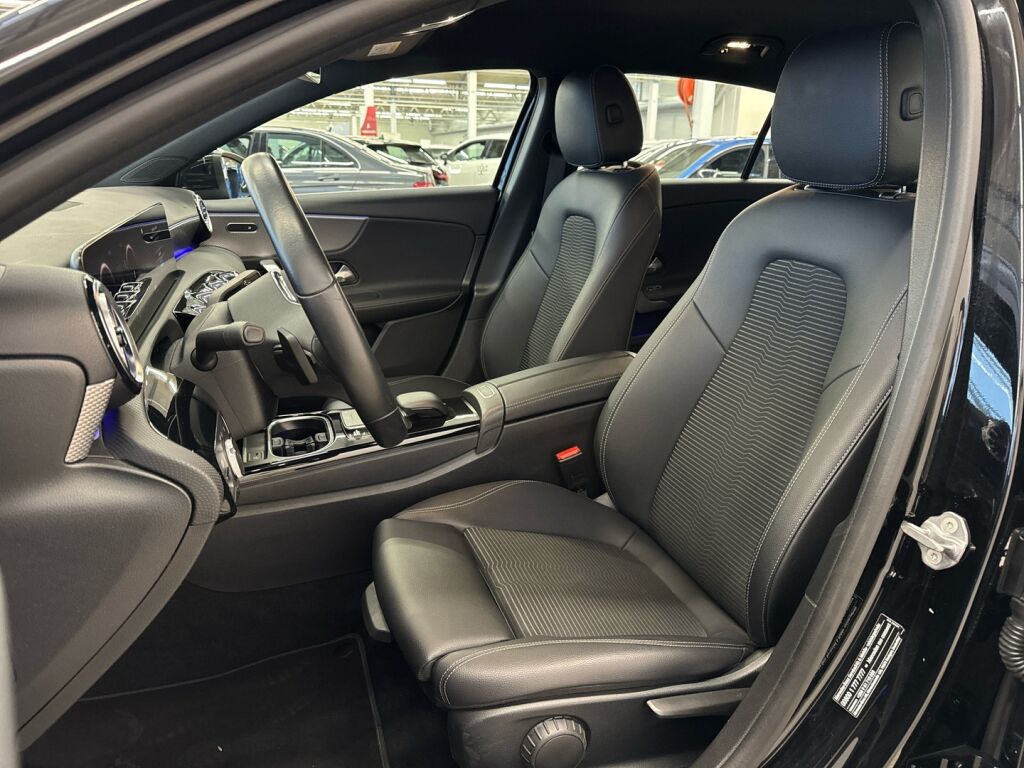 Mercedes-Benz A 2022 Musta