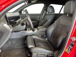 BMW 330 2023 Punainen