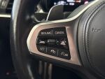 BMW 330 2023 Punainen