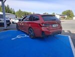 BMW 330 2023 Punainen