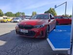 BMW 330 2023 Punainen