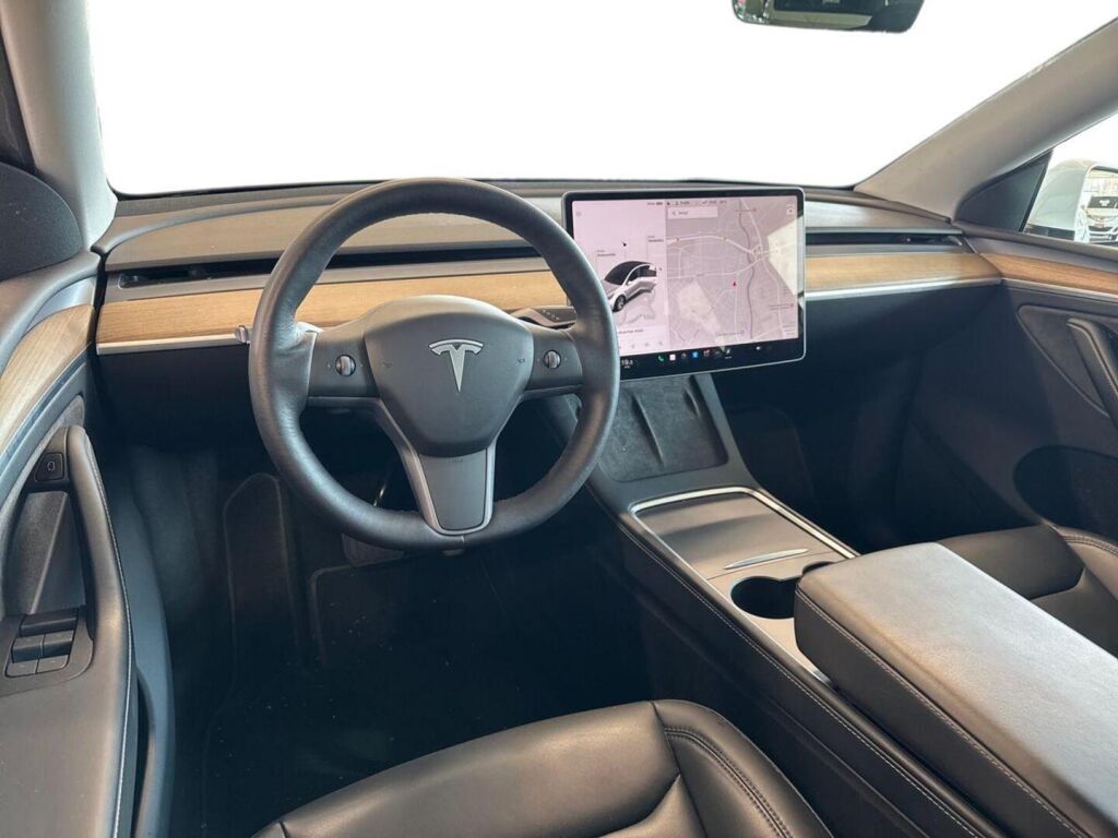 Tesla Model Y 2022 Valkoinen