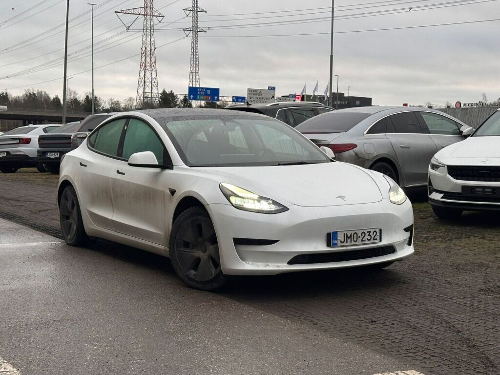 Tesla Model 3 2022 Valkoinen