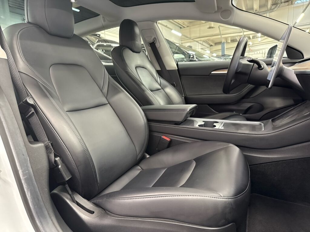 Tesla Model 3 2022 Valkoinen