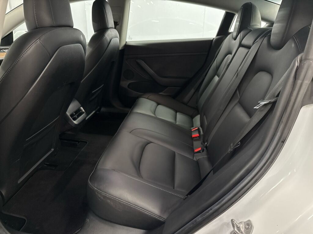 Tesla Model 3 2022 Valkoinen