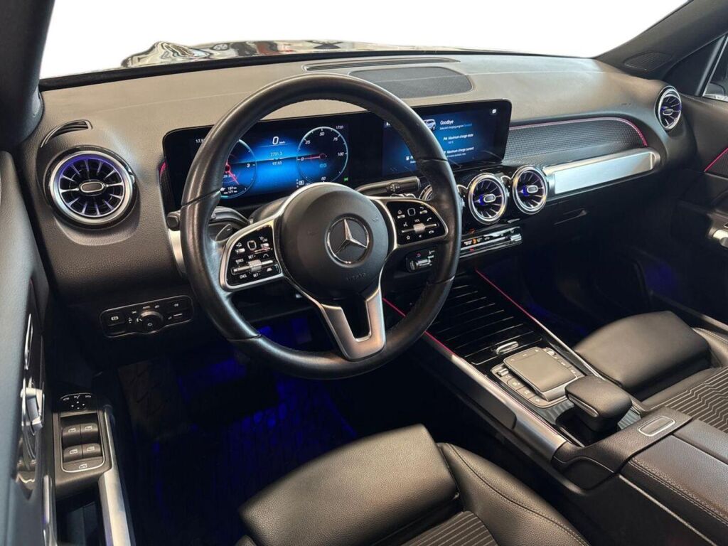 Mercedes-Benz EQB 2022 Musta