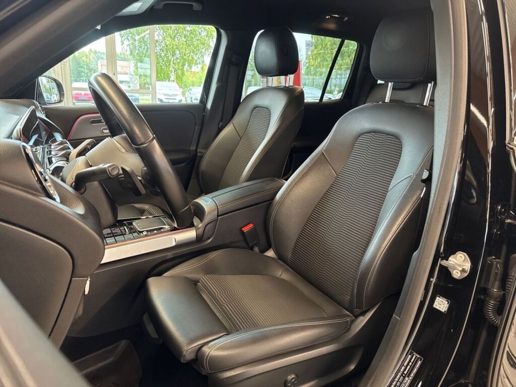 Mercedes-Benz EQB 2022 Musta