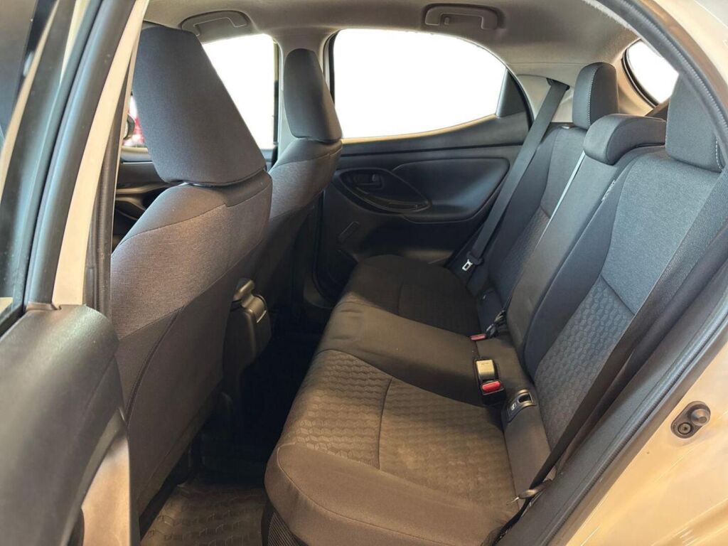 Toyota Yaris 2023 Valkoinen