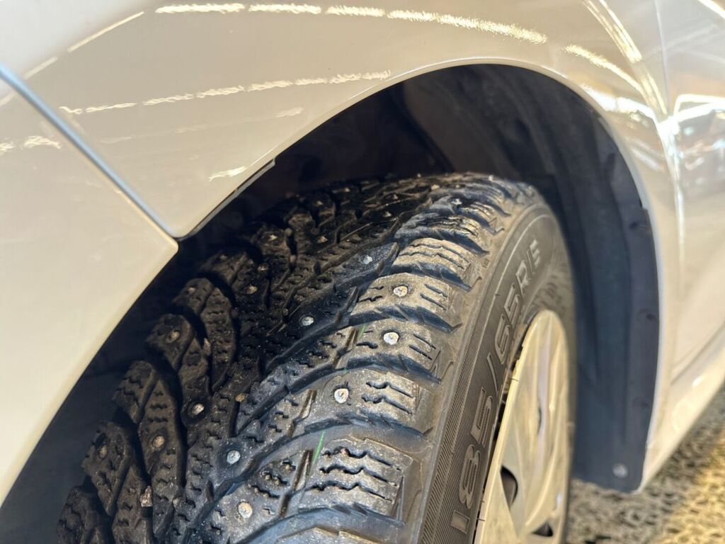 Toyota Yaris 2023 Valkoinen