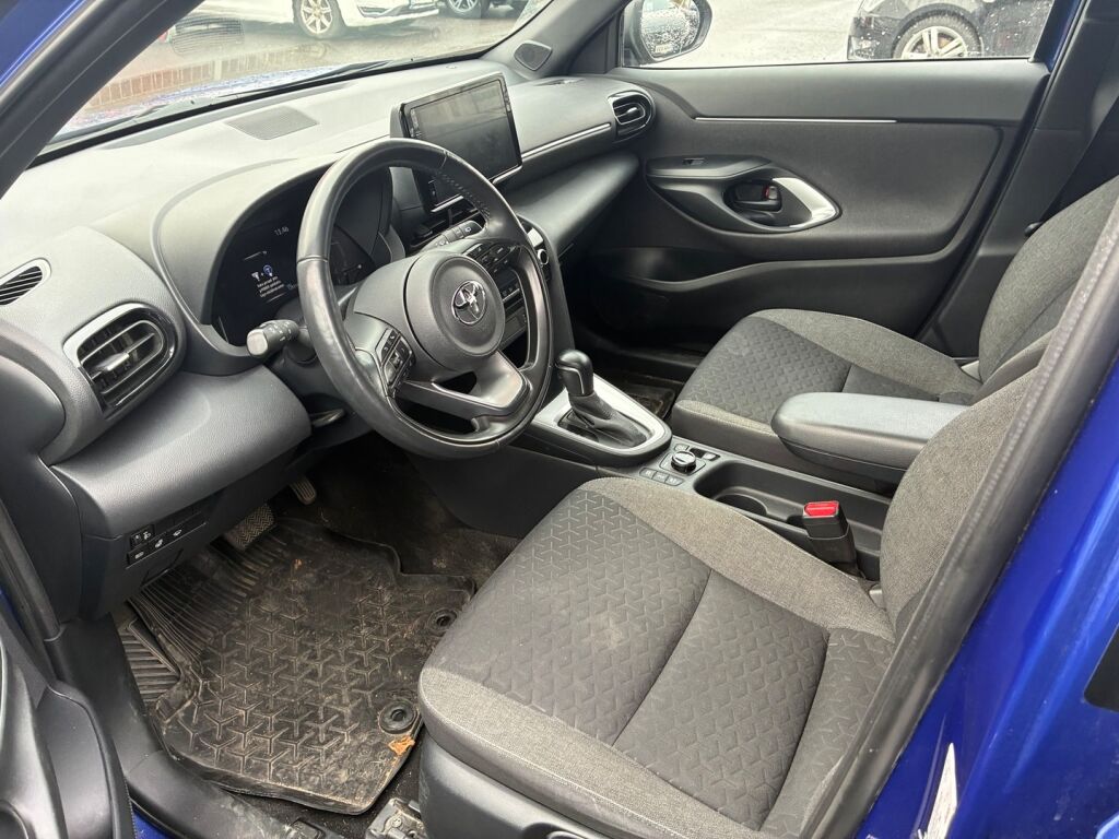 Toyota Yaris Cross 2022 Sininen