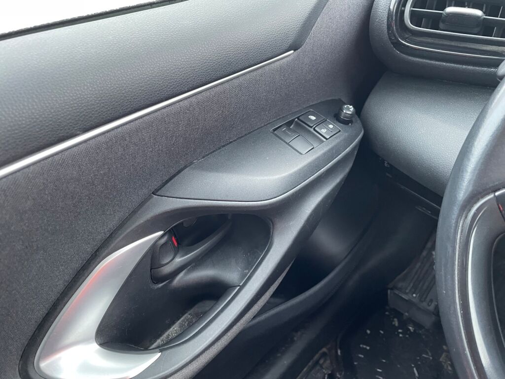 Toyota Yaris 2023 Valkoinen