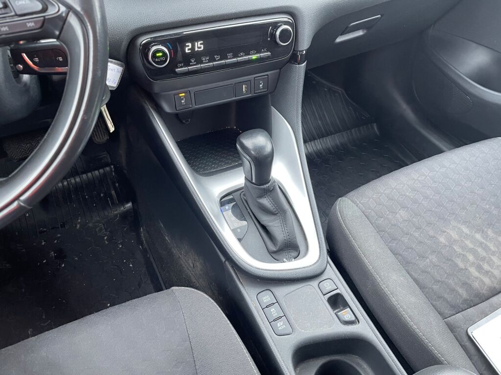 Toyota Yaris 2023 Valkoinen