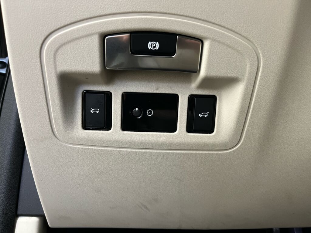 Jaguar I-PACE 2018 Harmaa