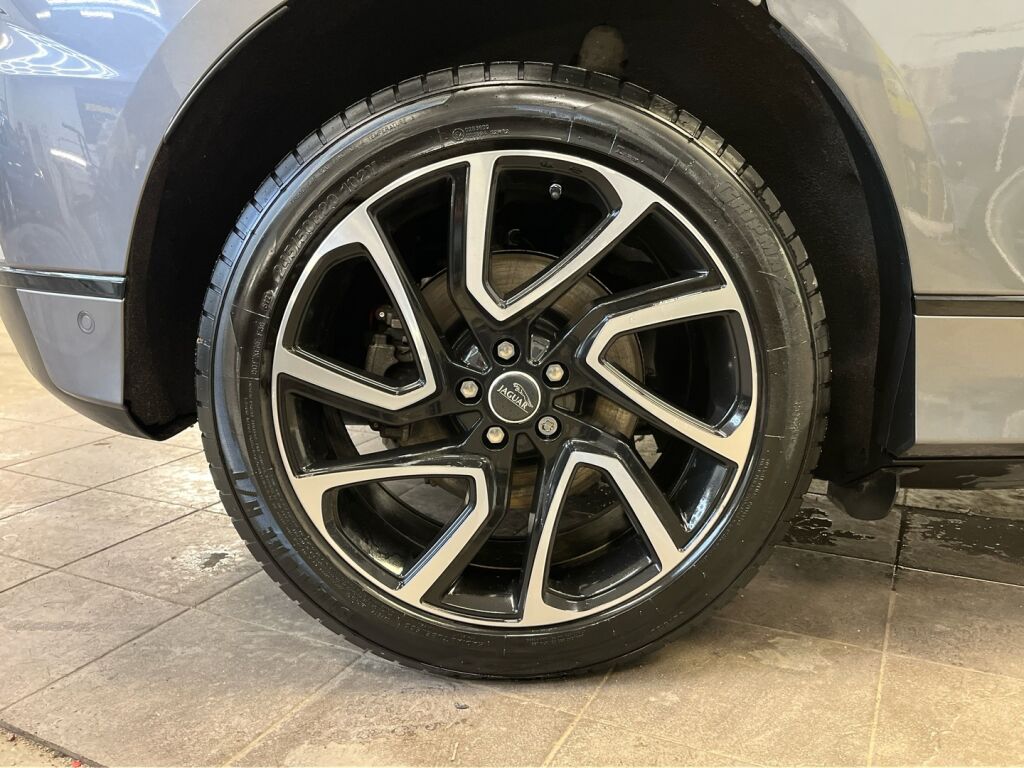 Jaguar I-PACE 2018 Harmaa