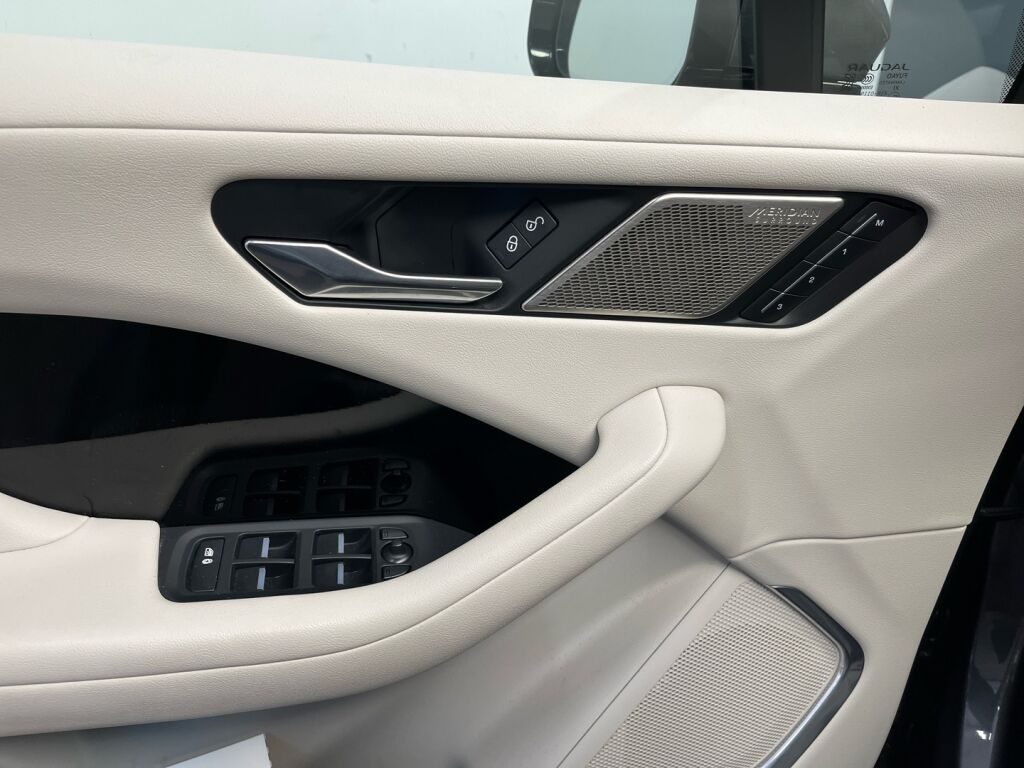 Jaguar I-PACE 2018 Harmaa