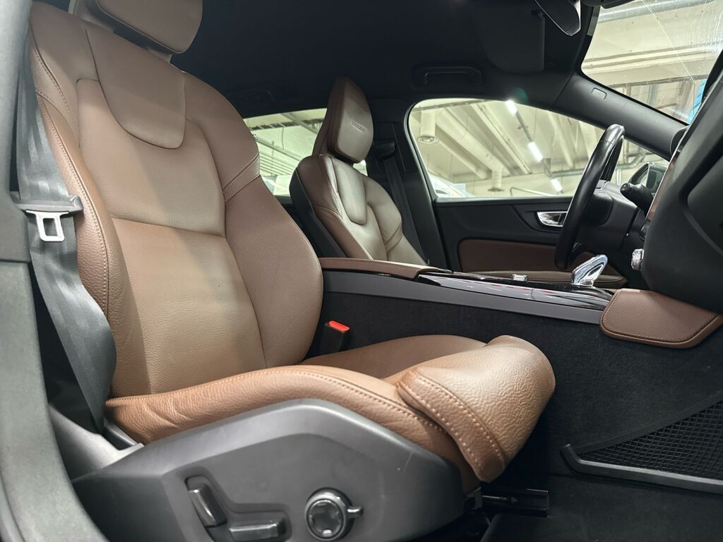 Volvo V60 2020 Harmaa