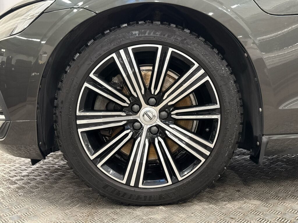 Volvo V60 2020 Harmaa