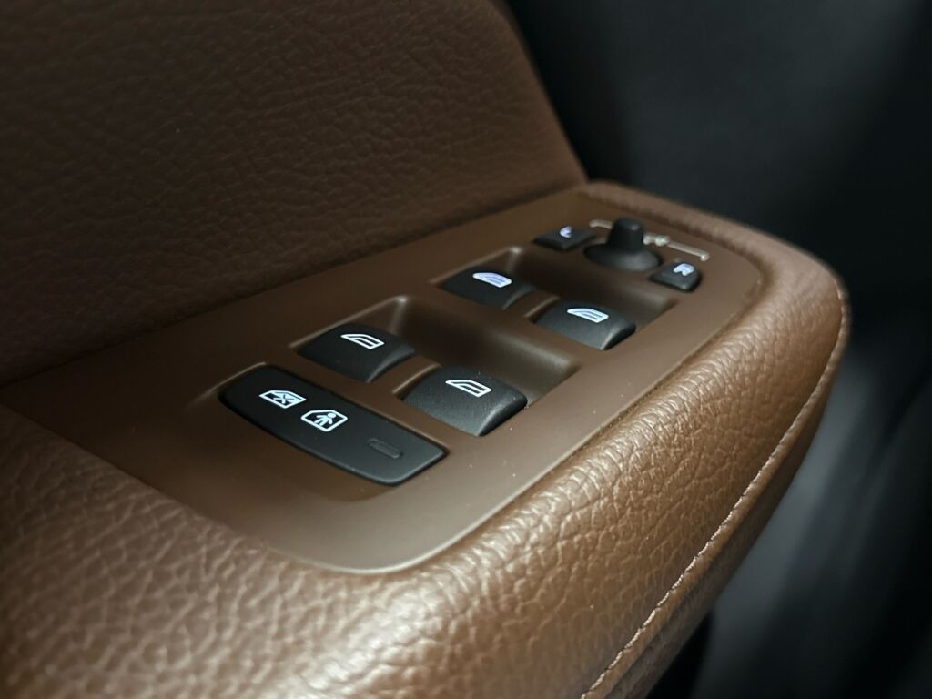 Volvo V60 2020 Harmaa