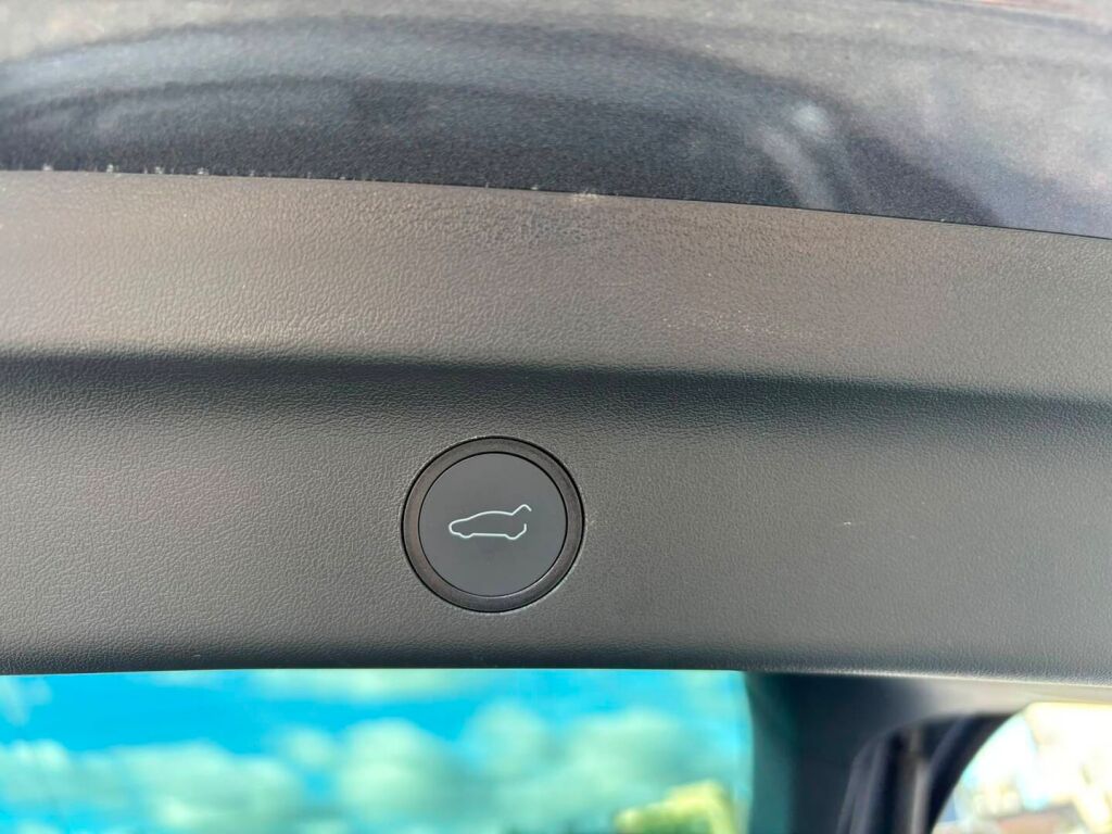 Tesla Model Y 2022 Harmaa