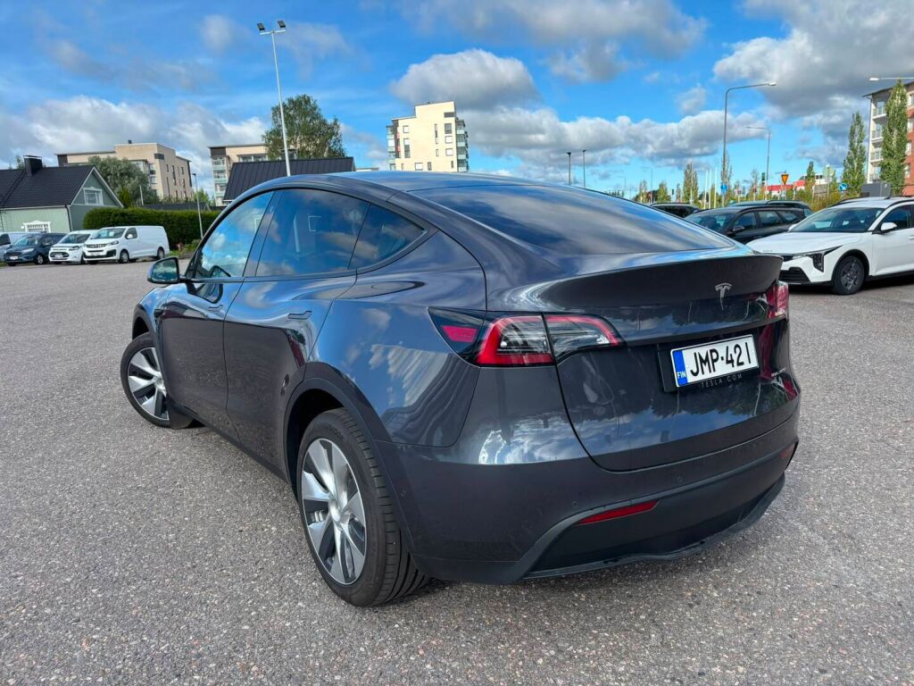 Tesla Model Y 2022 Harmaa