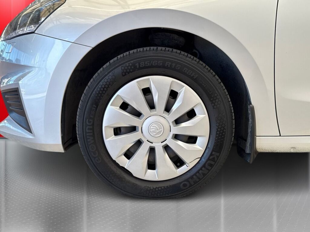 Skoda Fabia 2023 Harmaa