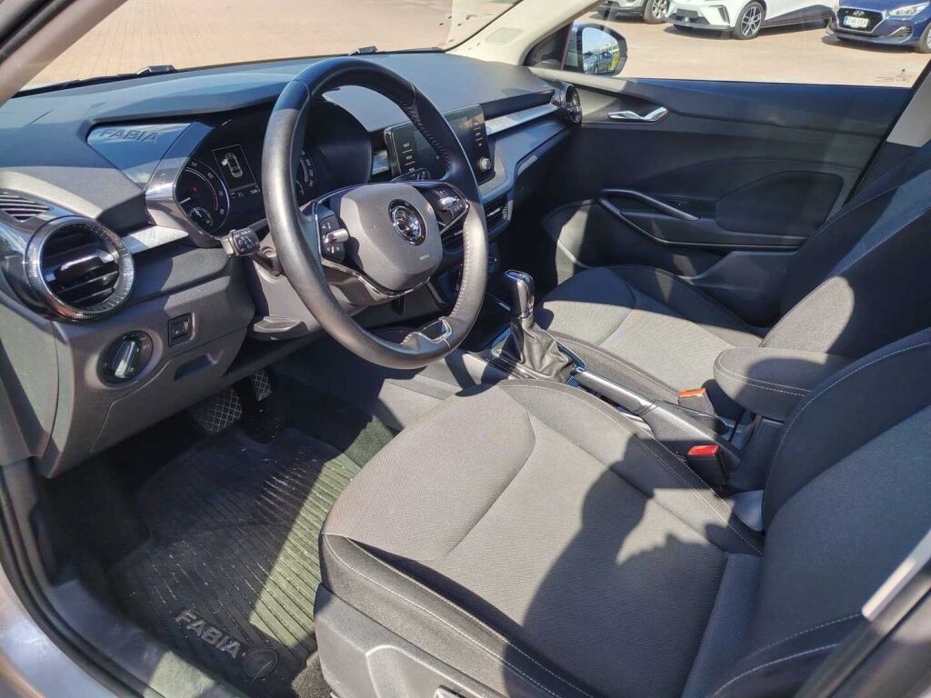 Skoda Fabia 2023 Harmaa