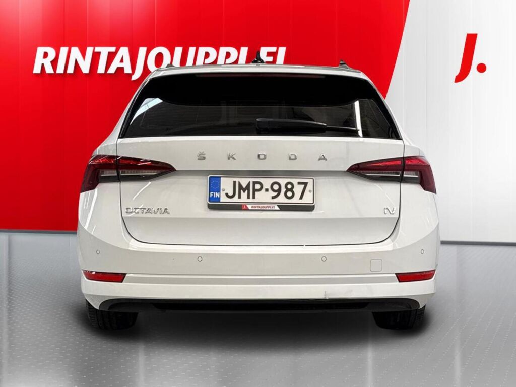 Skoda Octavia 2022 Valkoinen