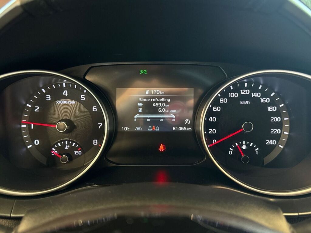 Kia Ceed 2023 Metallinhohto Hopea