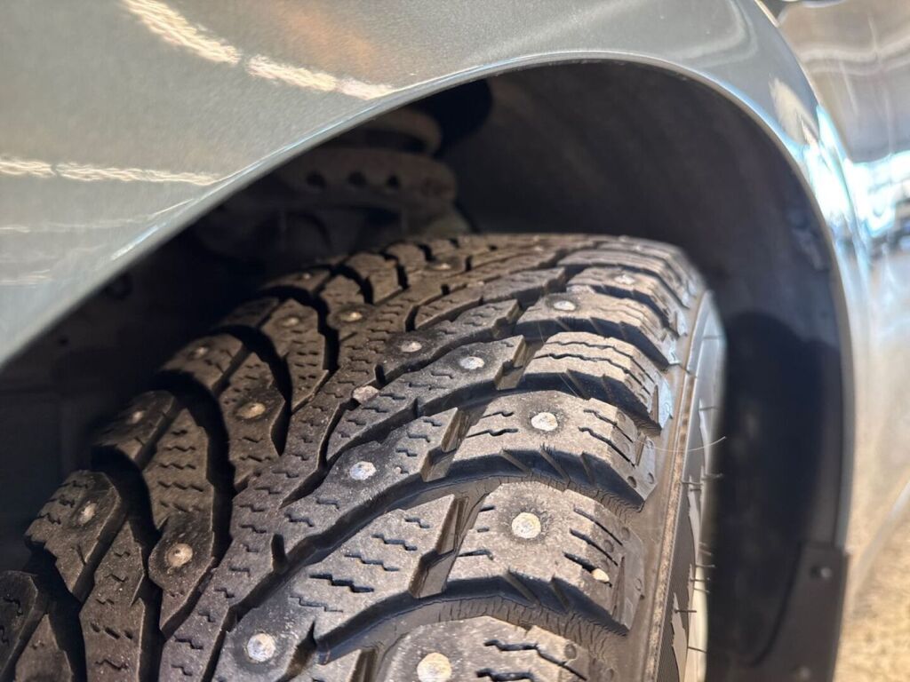 Kia Ceed 2023 Metallinhohto Hopea