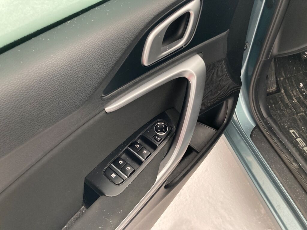 Kia Ceed 2023 Metallinhohto Hopea