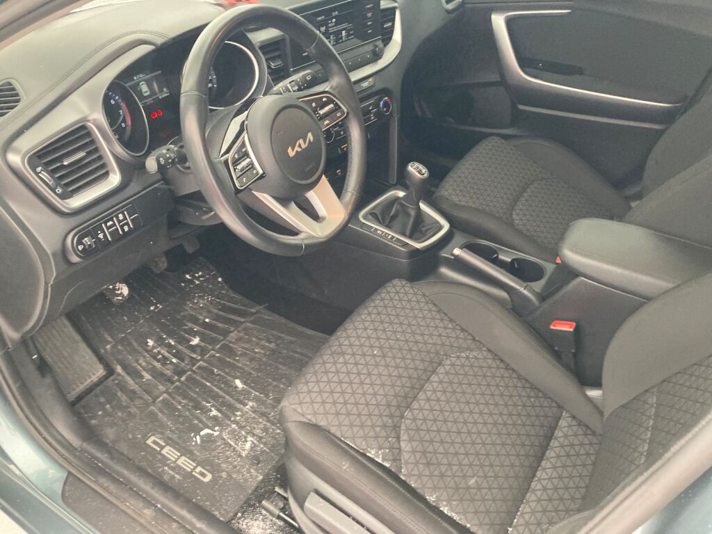 Kia Ceed 2023 Metallinhohto Hopea