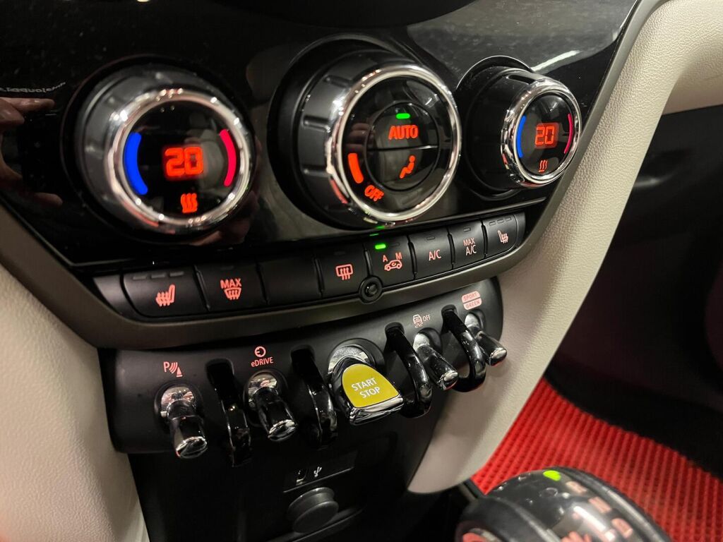 Mini Countryman 2019 Punainen