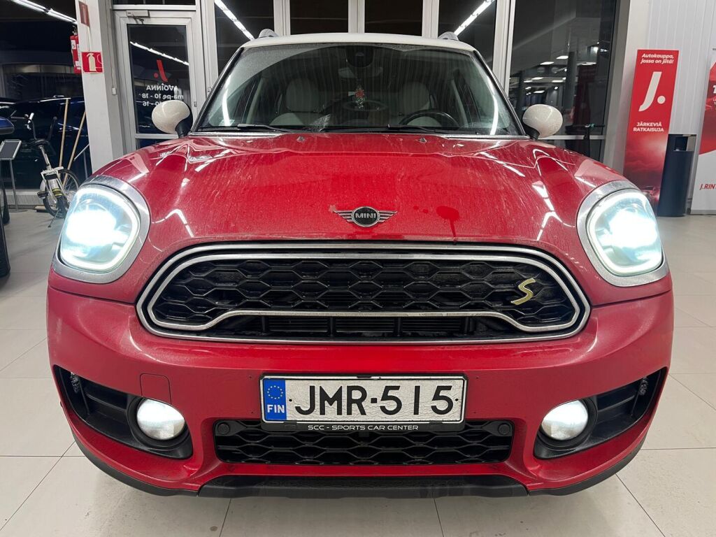 Mini Countryman 2019 Punainen