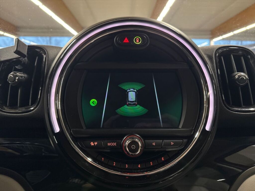 Mini Countryman 2019 Punainen