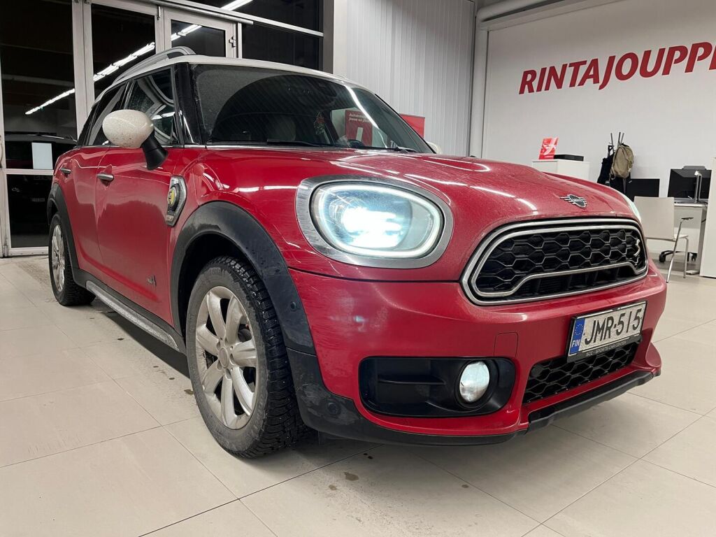 Mini Countryman 2019 Punainen