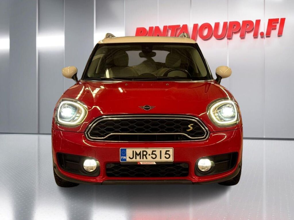 Mini Countryman 2019 Punainen