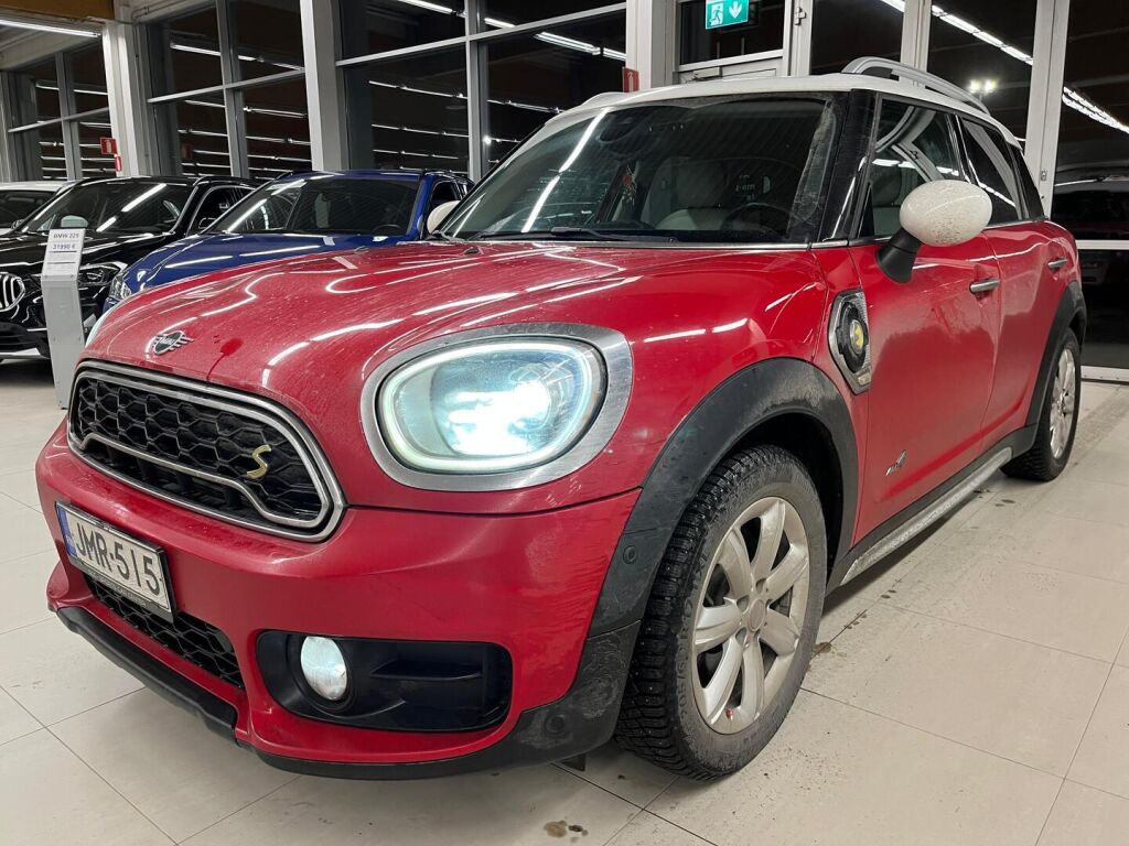 Mini Countryman 2019 Punainen