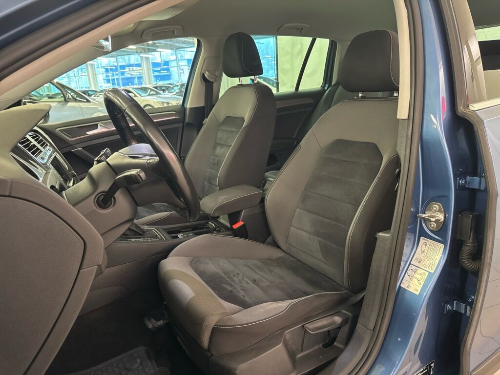 Volkswagen Golf 2015 Sininen