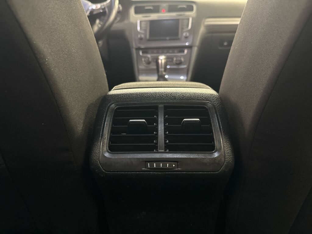 Volkswagen Golf 2015 Sininen