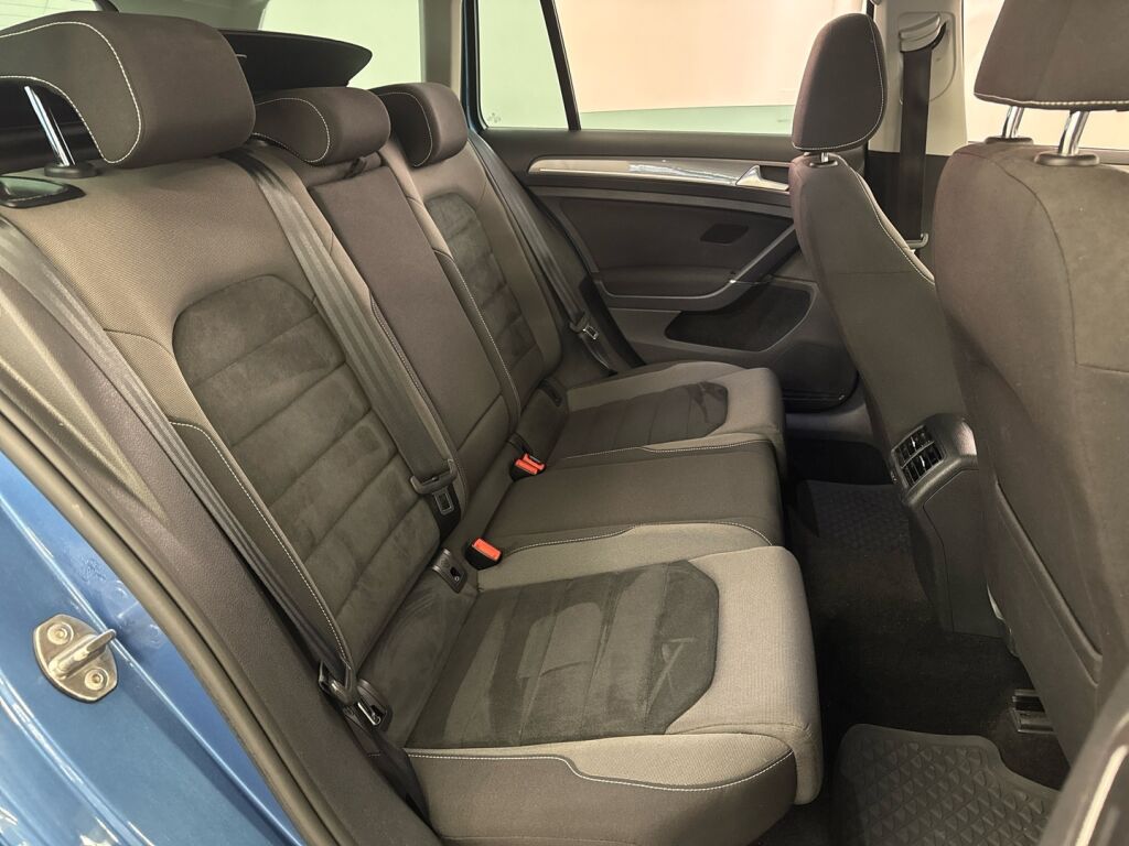 Volkswagen Golf 2015 Sininen