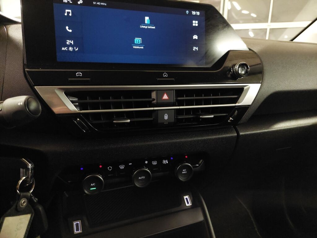 Citroen e-C4 2022 Oranssi