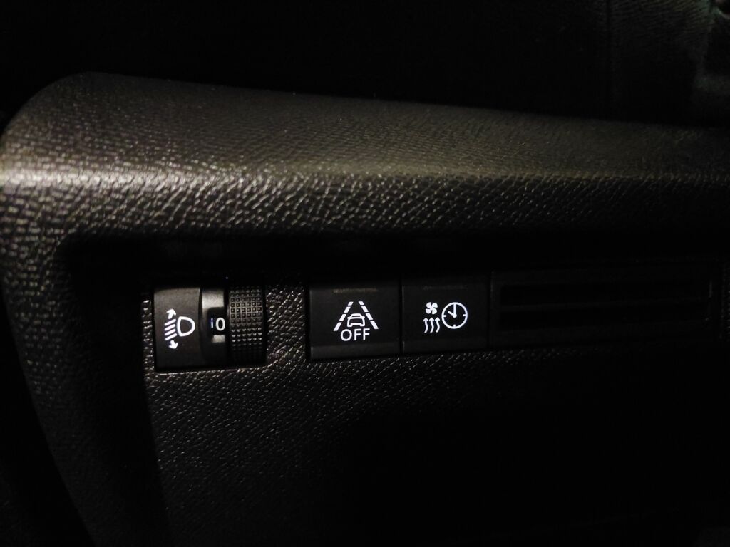 Citroen e-C4 2022 Oranssi