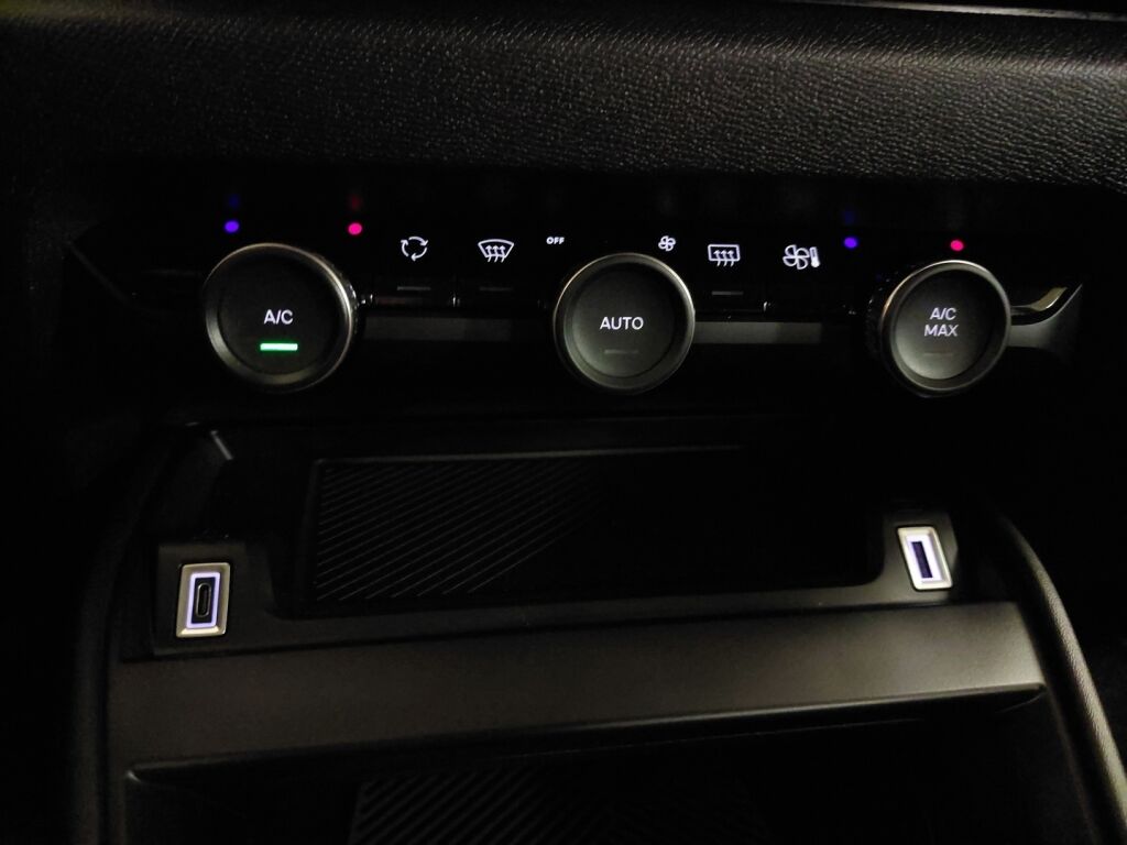 Citroen e-C4 2022 Oranssi