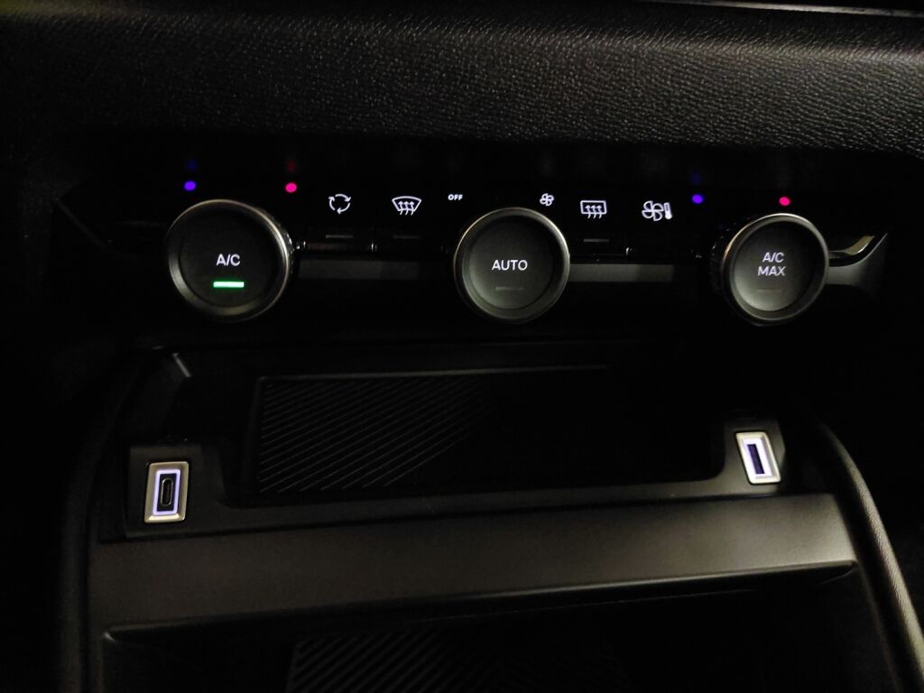 Citroen e-C4 2022 Oranssi