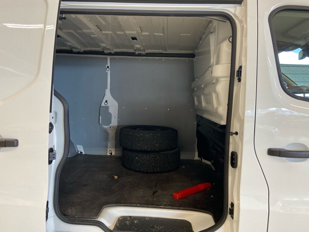 Renault Trafic 2022 Valkoinen